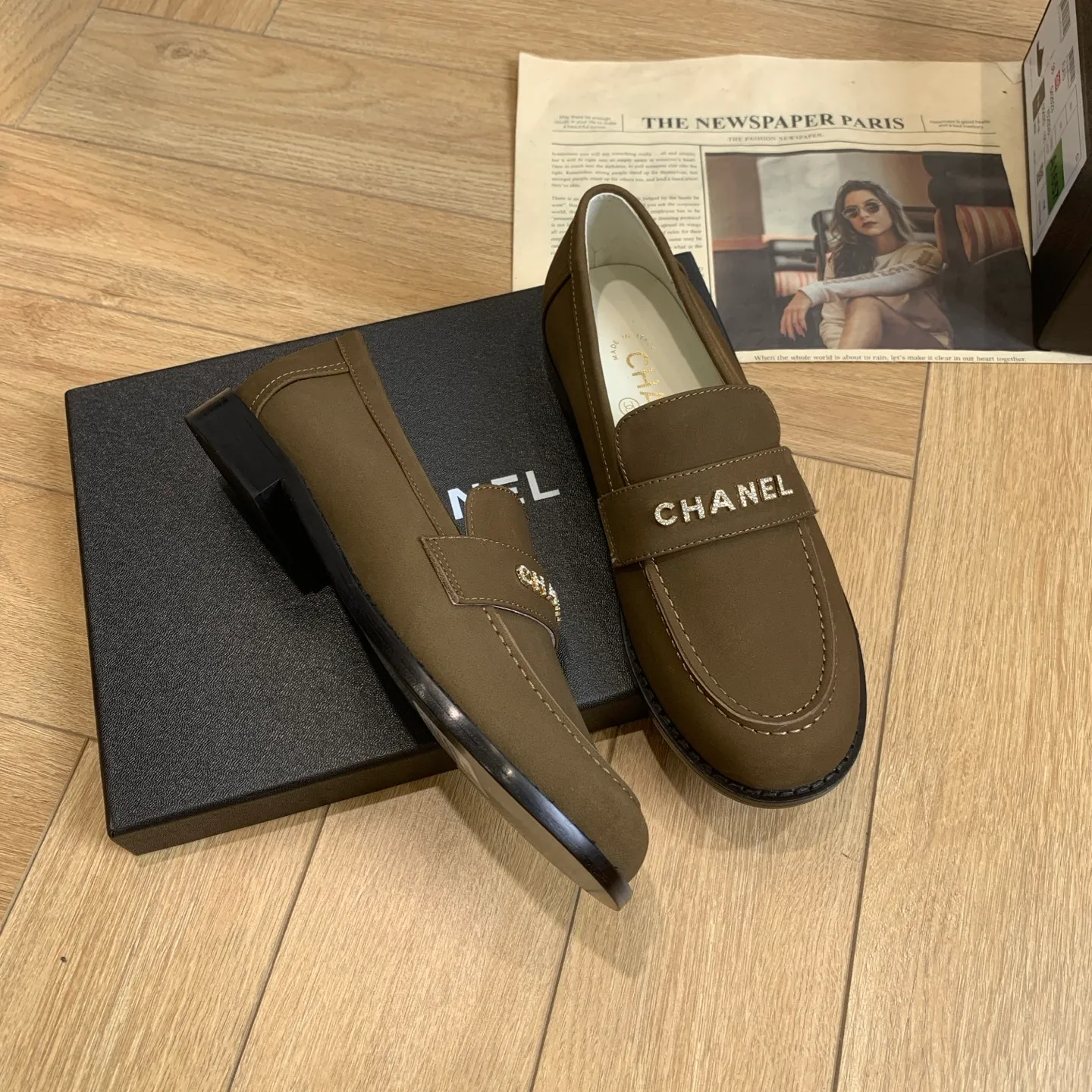 👟👟Ex-factory price 640👟👟 🍀2025 spring and summer new Chanel Chanel small diamond buckle monogram Loaf lazy half-slippers, which can be worn all year round. No matter when you wear them, they are very high-end and durable. When shopping, you can attract attention on the street! Easily travel between commuting and leisure occasions, becoming a carefree fashionable and elegant woman~ Upper: cowhide/butter Lining: lambskin Sole: Italian genuine leather outsole Size: 35-39 (40/41 customized, non-refundable and non-exchangeable 👉